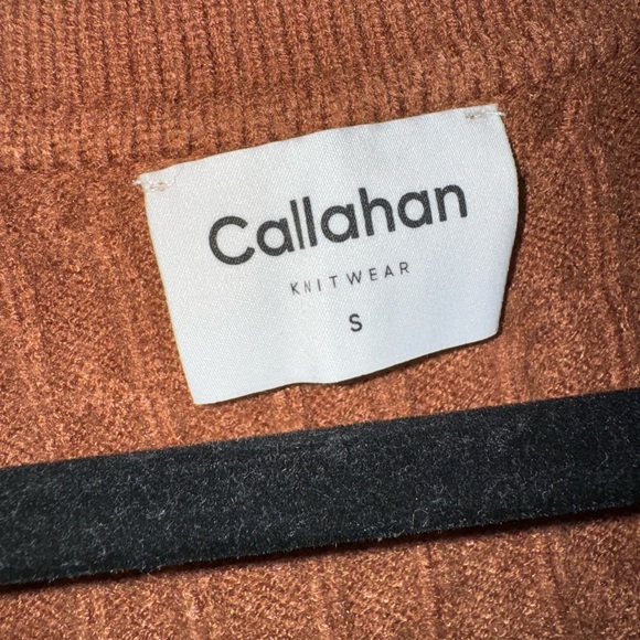 CALLAHAN CROPPED SWEATER! Worn once 🤎🍂 size small - Picture 4 of 6